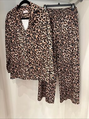 Pink Lily xs Leopard Print Two-Piece Pajama Set - Brown & Black.  Like new